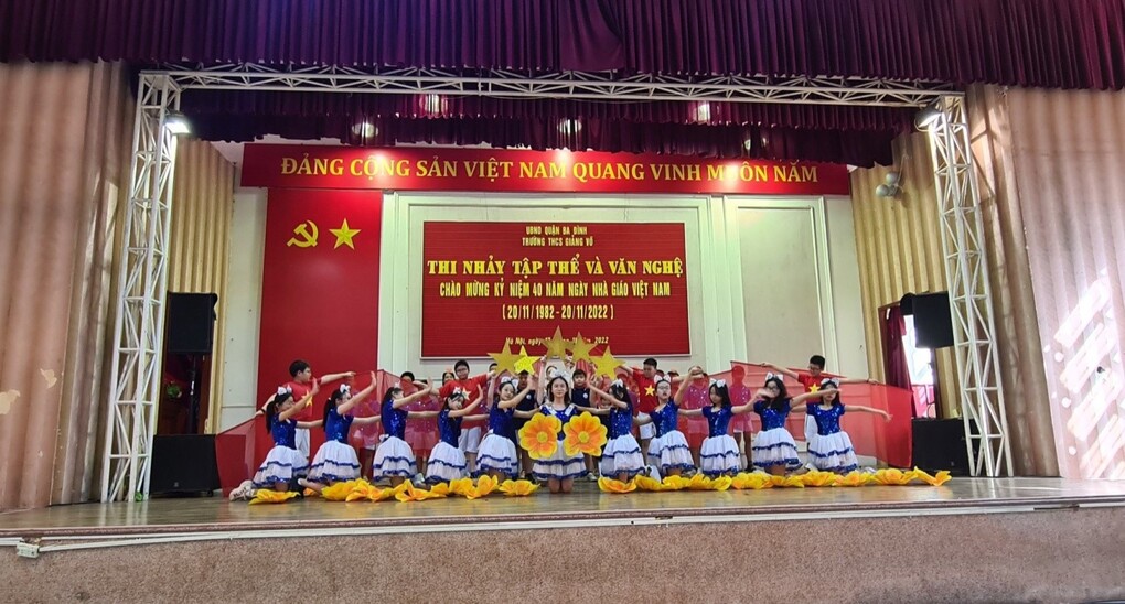 Sôi nổi các hoạt động chào mừng 40 năm ngày Nhà giáo Việt Nam 20/11 của thầy và trò trường THCS Giảng Võ