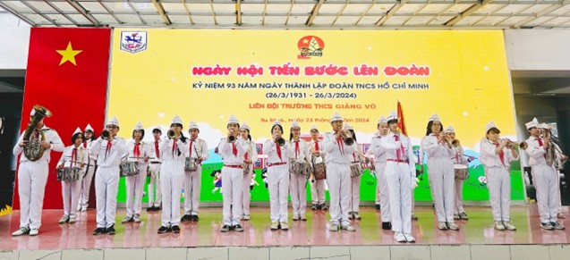 Sôi nổi, tưng bừng ngày hội “Tiến bước lên Đoàn” và kỷ niệm 93 năm Ngày thành lập Đoàn Thanh niên Cộng sản Hồ Chí Minh của Liên đội Trường THCS Giảng Võ